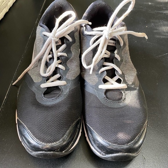 Black and grey Nikes Size 11 - Picture 3 of 7